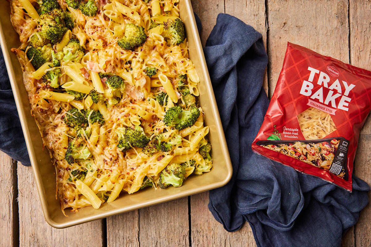 Broccoli, pancetta, kaas, pasta traybake